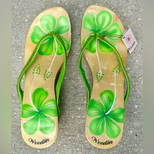 Vintage Woodies Wooden Thong Green Floral Sandals – Size 7